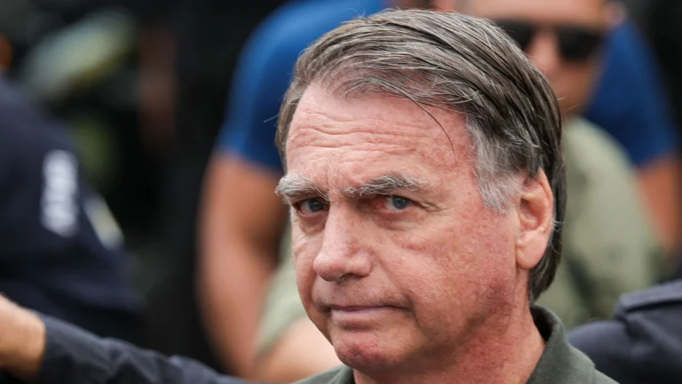 Moraes dá 5 dias para PGR se manifestar sobre cirurgia de Bolsonaro