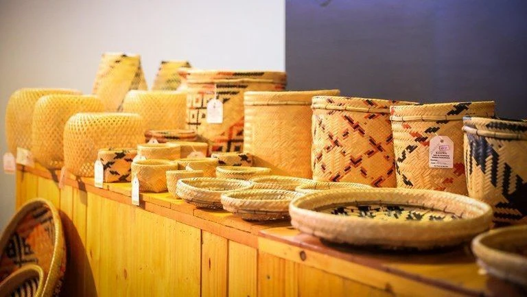 Feira de arte indígena reúne produções de mais de 50 povos no Ibirapuera