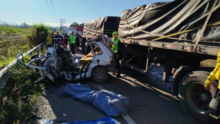Acidente em rodovia mata cinco pessoas no Vale do Itajaí (SC)