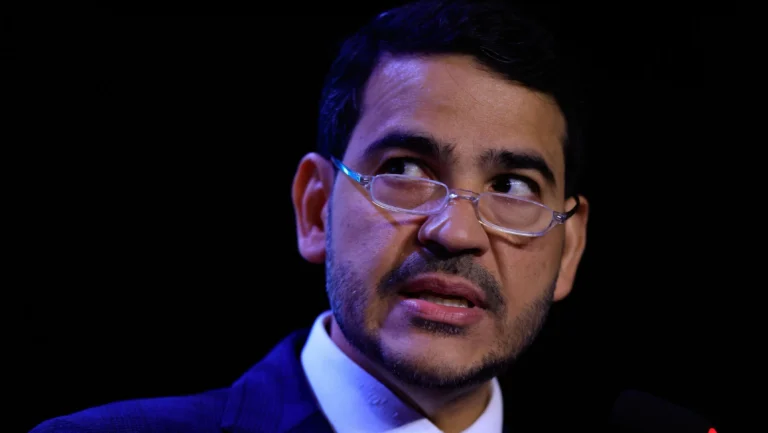 Governo convoca lideranças por Messias; oposição atua para minar votos