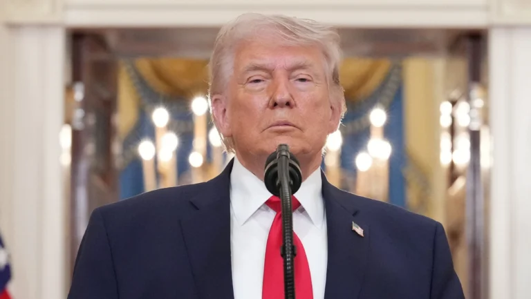 Trump diz que EUA têm “controle total” sobre o Estreito de Ormuz