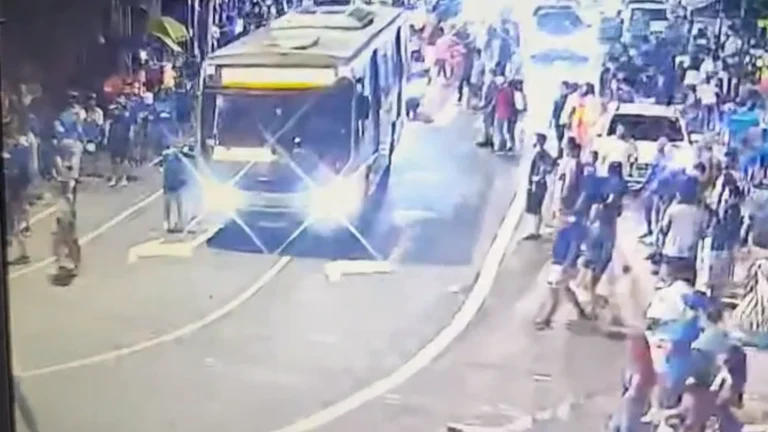 Torcedor do Cruzeiro morre atropelado por ônibus após jogo no Mineirão