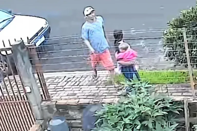 Adolescente com bebê no colo é morta a facadas pelo companheiro no PR