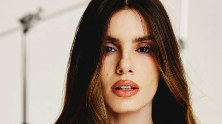 Camila Queiroz reflete sobre rotina pós-gestação: “O corpo está cansado”