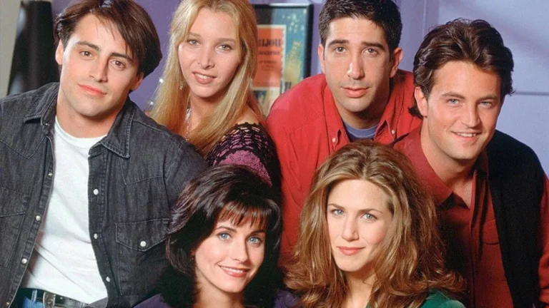 Lisa Kudrow diz que elenco de “Friends” ainda recebe fortuna; saiba quanto