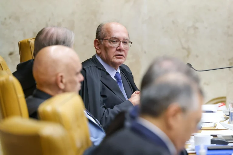 STF derruba por unanimidade lei de SC contra cotas raciais