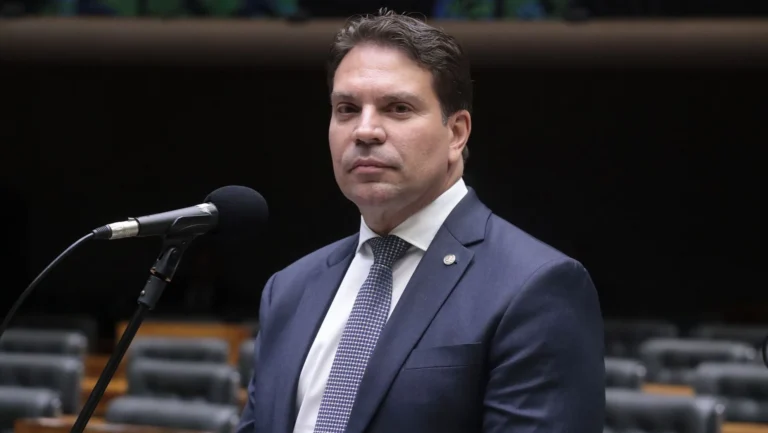 Prisão de Ramagem tem relação com condenação por plano de golpe? Entenda