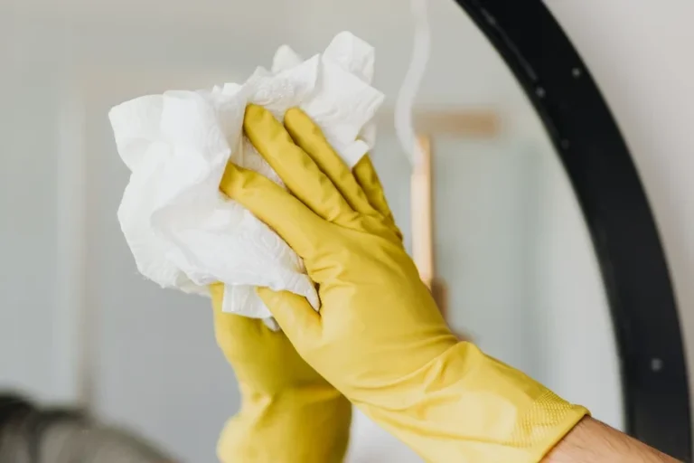 Faxina mortal: mulher morre ao inalar gases de material de limpeza
