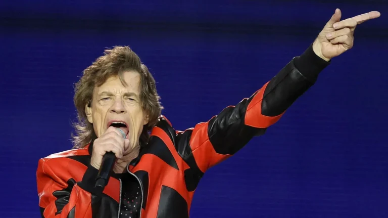 Livro diz que Mick Jagger precisou ser reanimado após experiência com droga