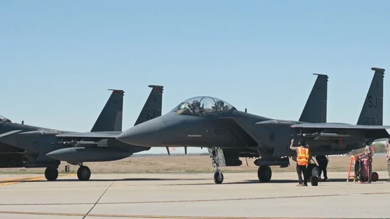 Irã afirma que avanços na defesa aérea abateram jatos dos EUA