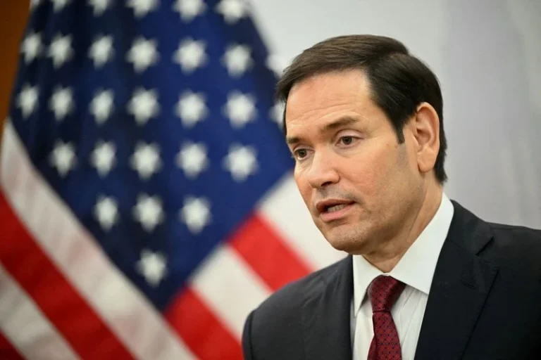 Irã usa o Estreito de Ormuz como “arma nuclear econômica”, diz Rubio