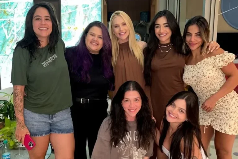 O que significa o “+34” tatuado por Virginia com grupo de amigas
