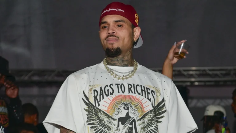 Mansão de Chris Brown é alvo de invasões e tentativa de incêndio
