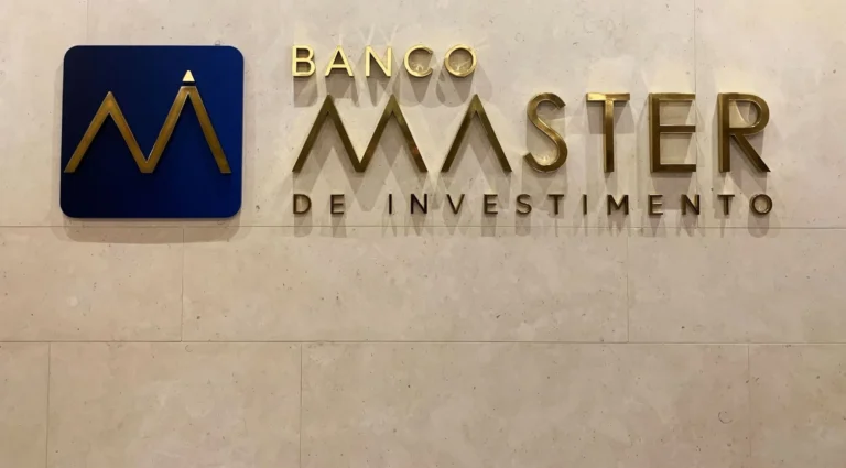 Governo e PT veem timing ideal para tentar colar caso Master na direita
