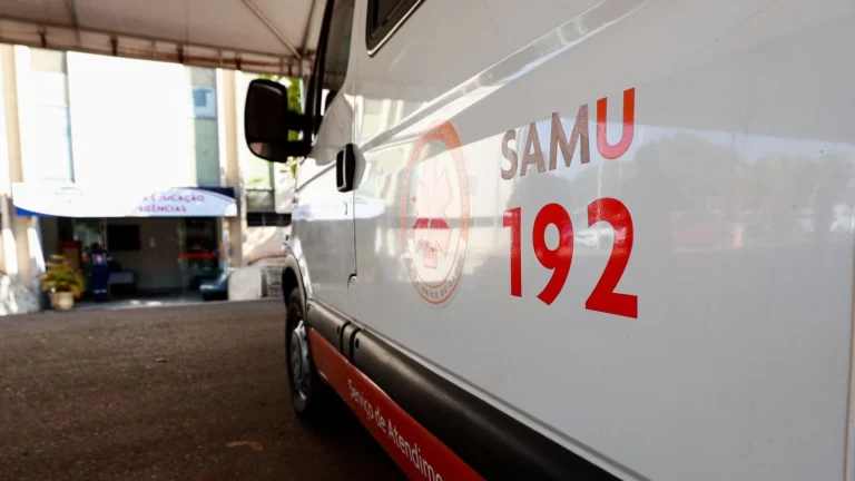 Bebê morre após parada cardíaca e babá ri durante ligação com o Samu em SC