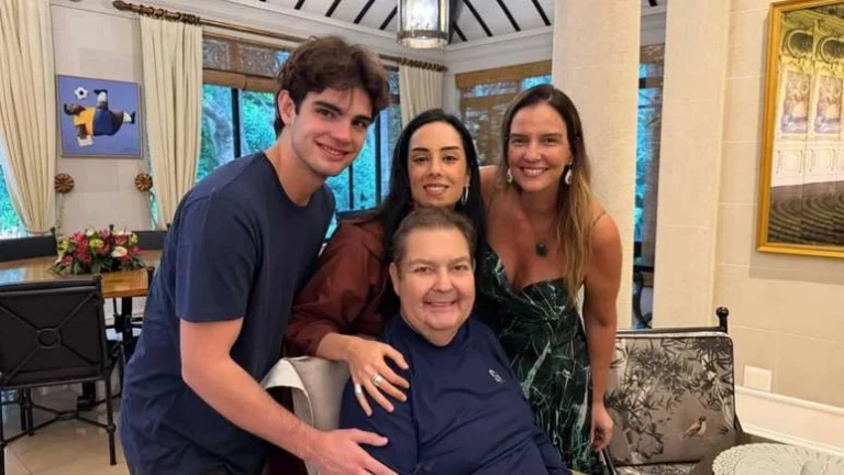Faustão completa 76 anos e surge em fotos raras com a família: Dia do meu herói