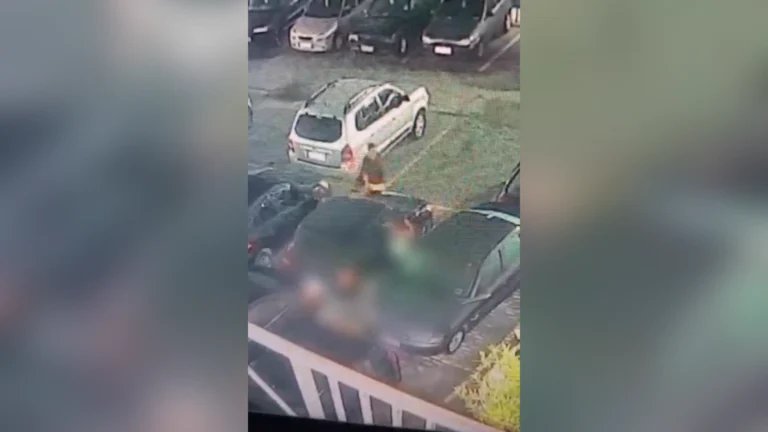 Câmeras registram agressão à mulher em estacionamento na Grande SP