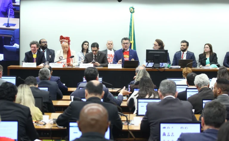 6×1: veja como cada deputado votou na comissão especial da Câmara