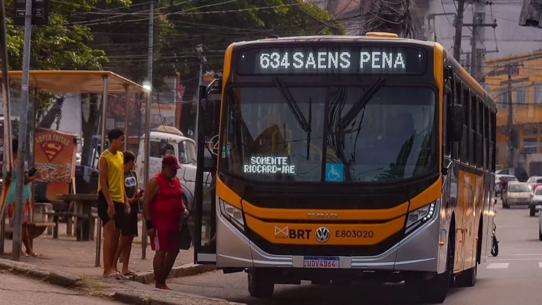 Rio inicia circulação de ônibus sem pagamento em dinheiro; veja