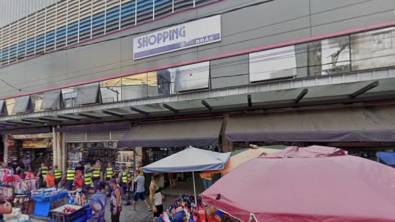 SP: Operação contra falsificação de itens da Copa fecha 2 shoppings no Brás
