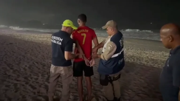 Homem é preso ao tentar vender caipirinha por R$ 1,8 mil em Copacabana