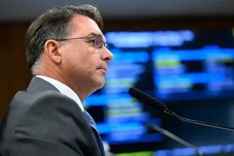 Flávio planeja auditoria em contas de “Dark Horse” para recuperar votos