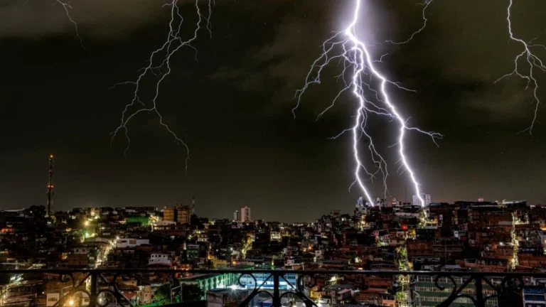 Nordeste entra em alerta de perigo para chuva intensa neste domingo (24)