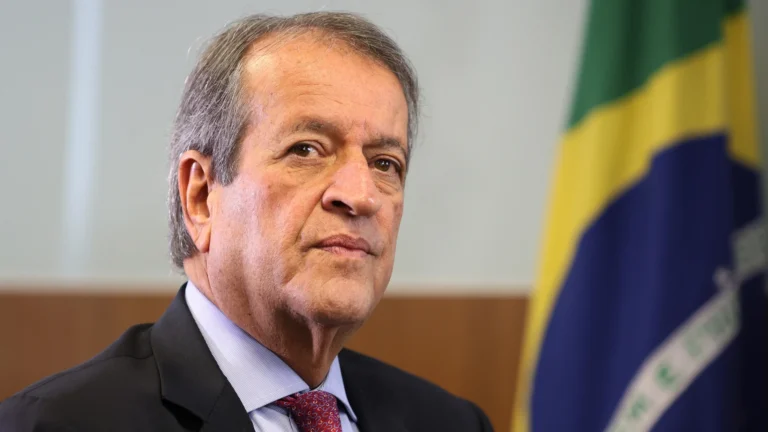 À CNN, Valdemar diz que processará Salles por acusação de corrupção