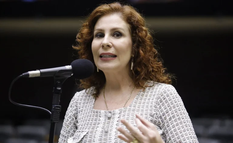 Justiça da Itália acolhe recurso e nega extradição de Carla Zambelli