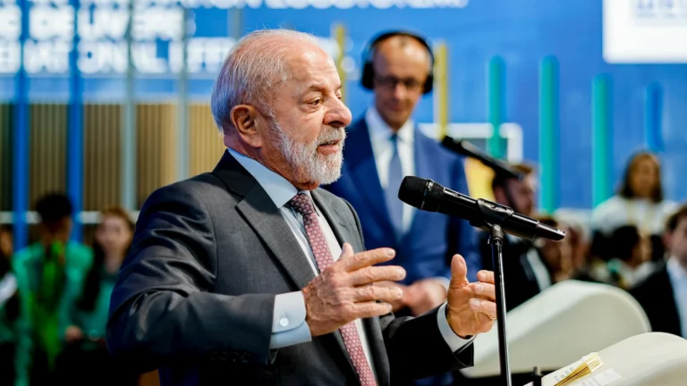 Quaest: governo Lula tem 39% de avaliação negativa; positiva, 34%
