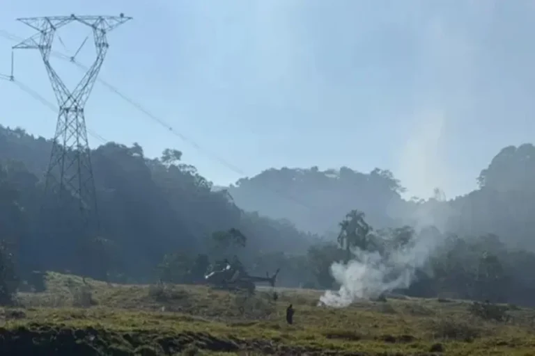 Queda de helicóptero em Santa Catarina mobiliza equipes de socorro