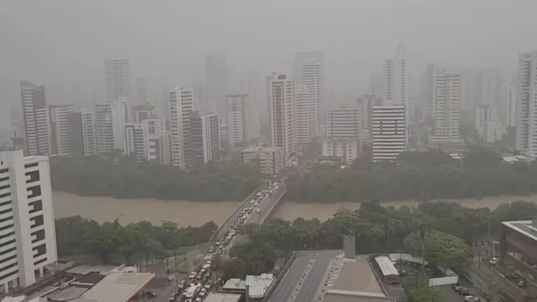 Previsão do tempo para Recife indica chuvas; veja como fica o clima