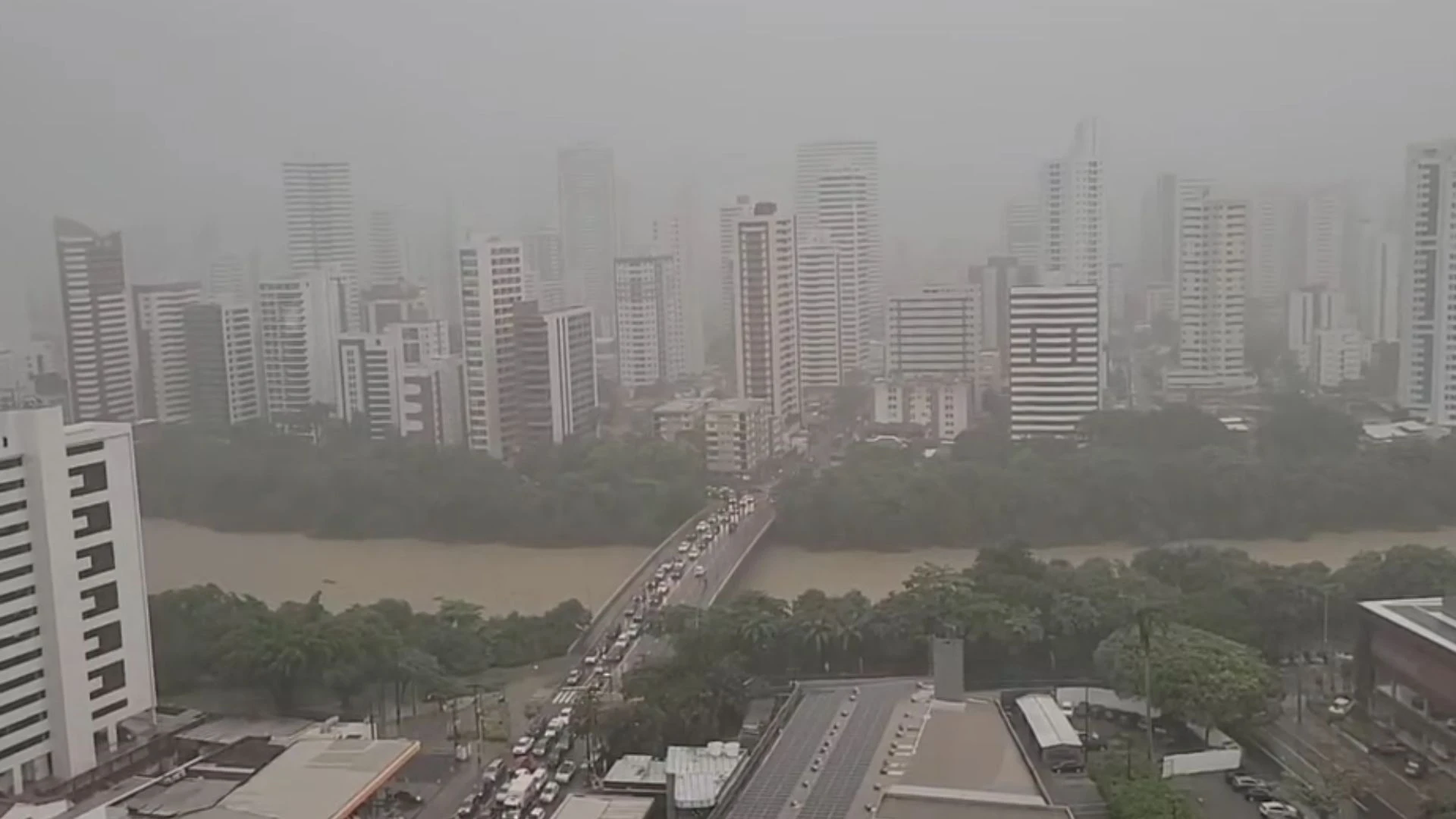 Previsão do tempo para Recife indica chuvas; veja como fica o clima