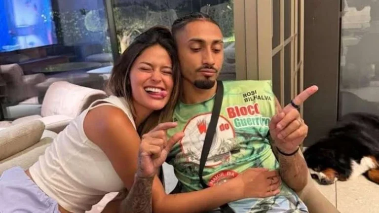 Raphinha toma atitude inesperada após esposa ser chamada de ‘garota de programa’