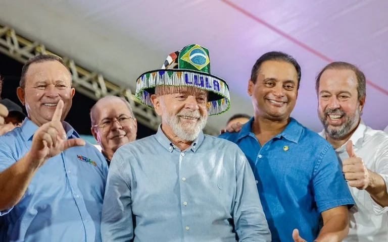 PT fecha porta para palanque duplo no Maranhão