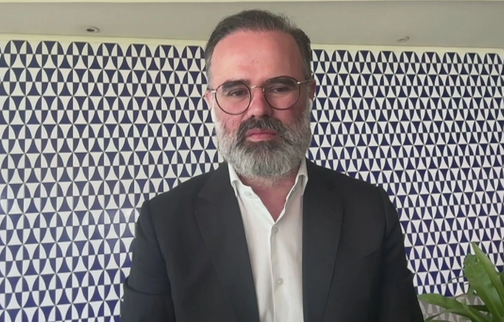 Congresso é quem deveria detalhar regras, diz professor sobre big techs