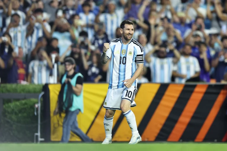 Em 199º jogo de Messi, Argentina vence Islândia no último amistoso pré-Copa