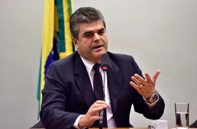 Ex-prefeito Washington Reis nega vínculo com empresas alvo da PF