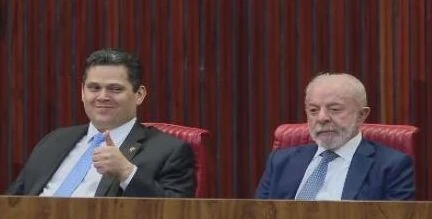 Embate de Alcolumbre com governo trava PEC da escala 6×1 no Senado