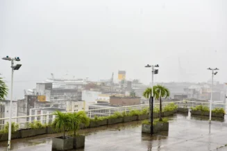 Salvador deve ter semana com chuvas e céu parcialmente nublado