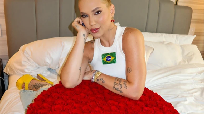 Virginia Fonseca recebe buquê gigante no Dia dos Namorados, e Vini Jr. reage