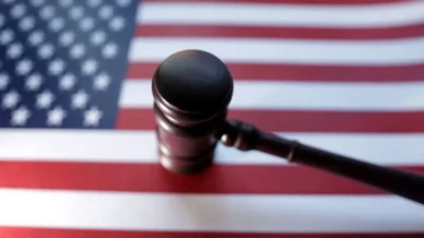 Juiz derruba taxa de US$ 100 mil de Trump para visto de trabalho