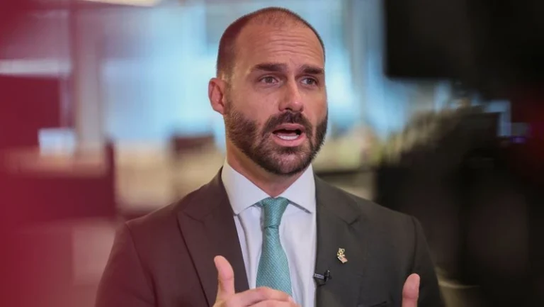 “Injustiçado” e “traidor”: parlamentares repercutem condenação de Eduardo