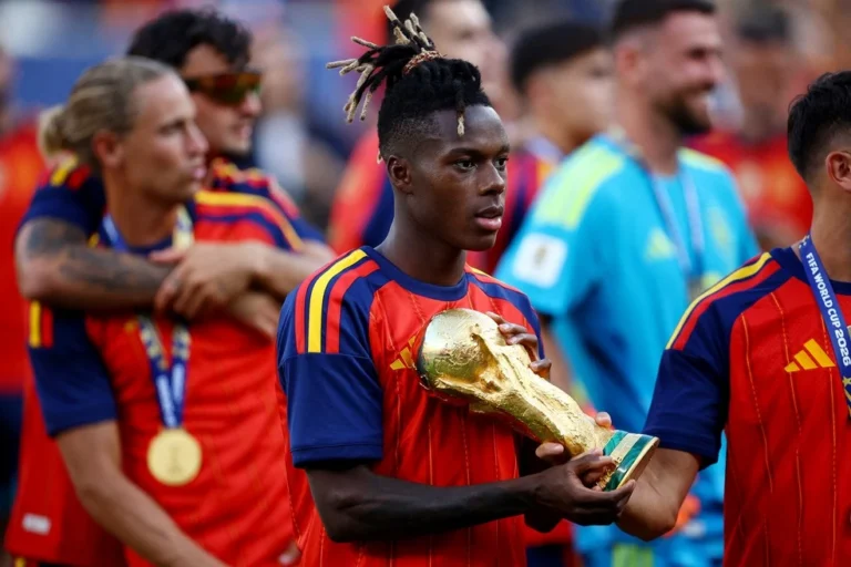 Nico Williams dedica título da Copa do Mundo a Neymar: “Isso também é por ele”