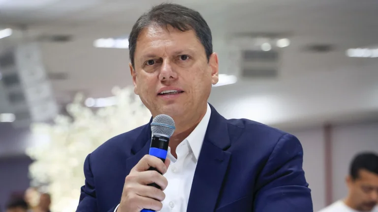 Tarcísio diz que confia nas urnas: “Essa discussão não leva a lugar nenhum”