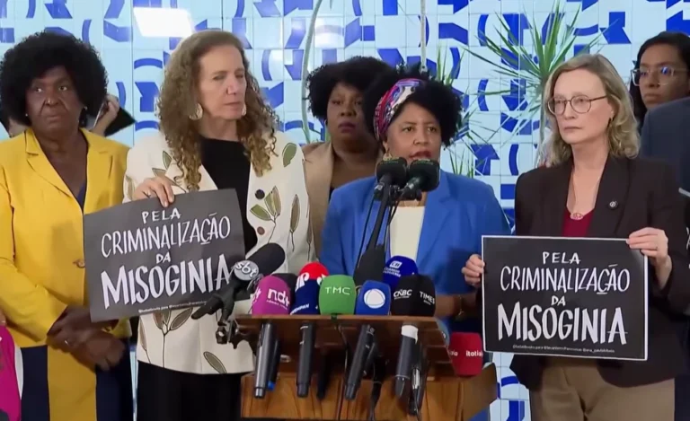 Bancada feminina faz apelo por votação do PL que criminaliza a misoginia