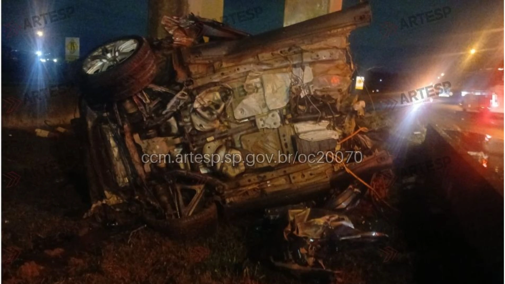Motorista de Porsche morre após bater em mureta na Imigrantes, em SP