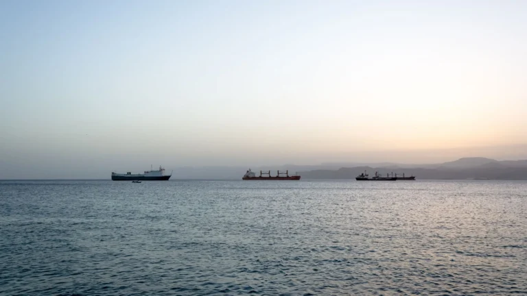 Irã orientou Houthis a fecharem rota do Mar Vermelho se EUA atacarem usinas