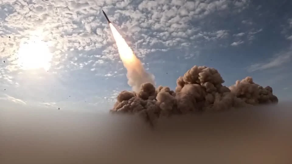 Destroços de ataque do Irã deixam um ferido no Kuwait, dizem militares