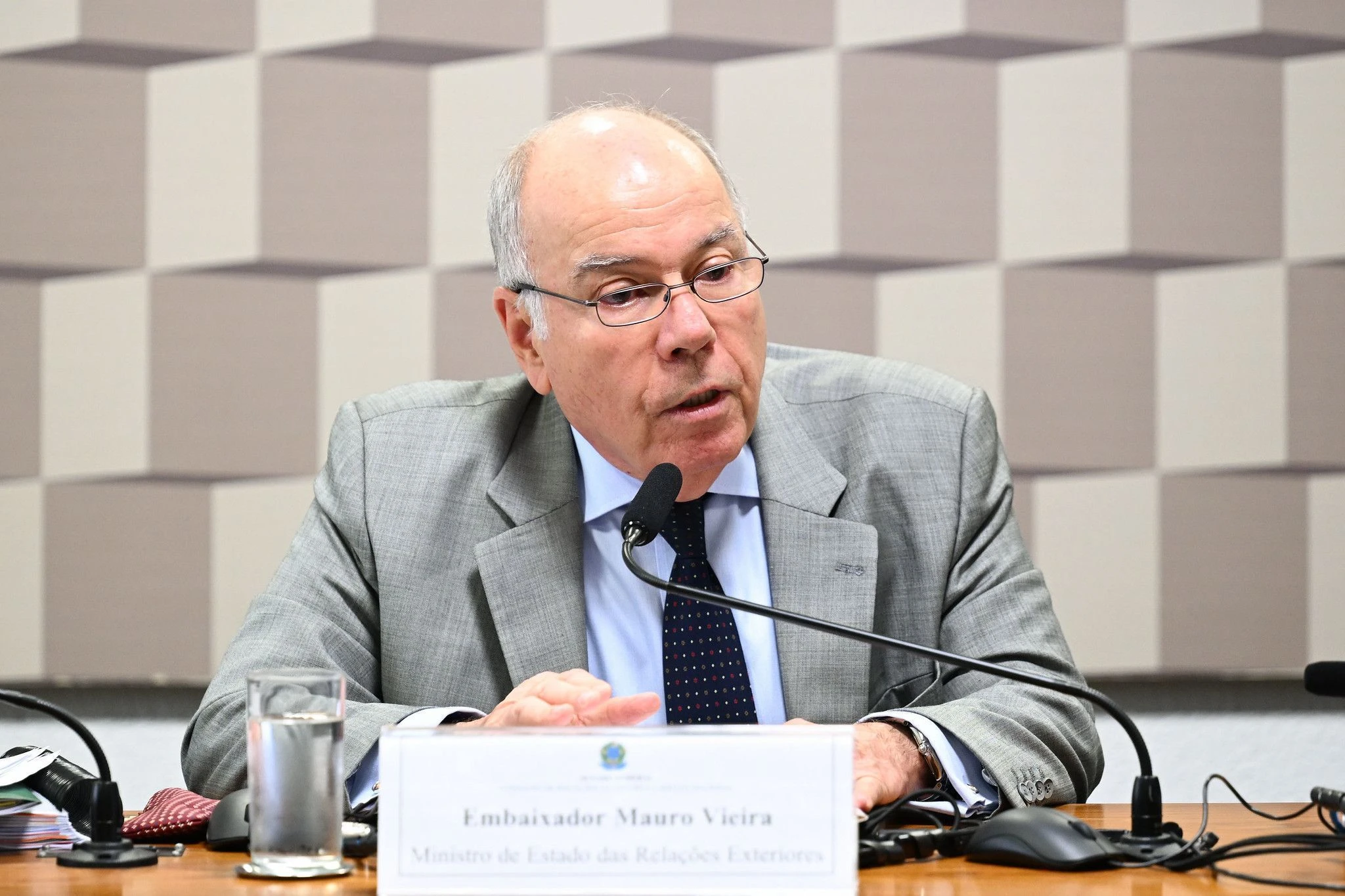 Oposição articula ida de Mauro Vieira ao Congresso antes do recesso